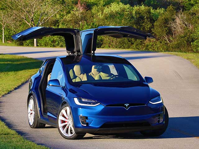 Tesla Model X Modrá