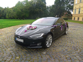 Tesla Model S - auto na svadbu